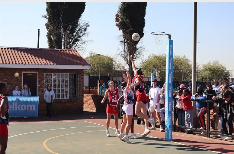 After a slow start, the Ekurhuleni U19B team fought back with determination before going down 43-29 to Tuks in the tournament final.