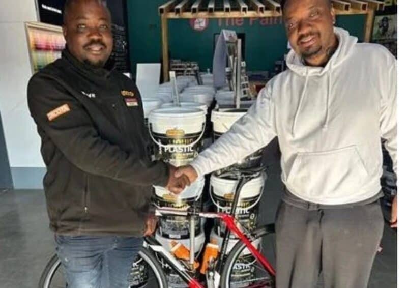 On his way home to Orlando, Soweto, a Better Edenvale driver found a lost bike and, with help, managed to track down its rightful owner.