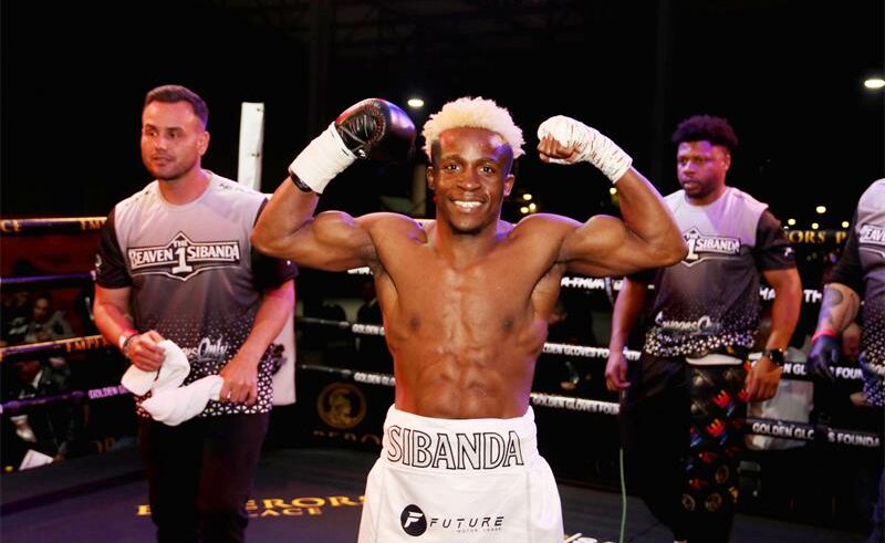 Sibanda made a spectacular return after more than a year out with an injury, stopping his opponent in the opening round.