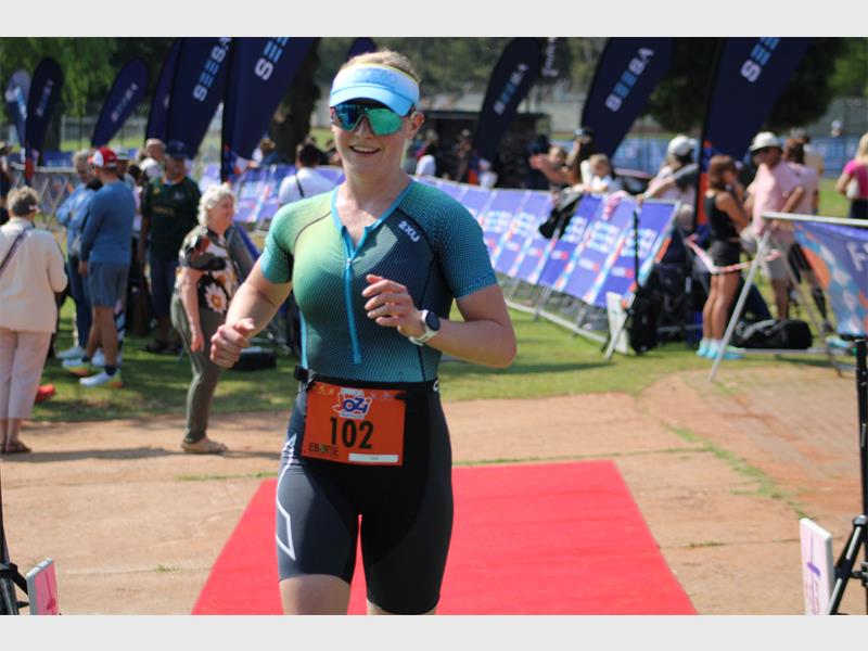 Louw overhauled race leader Scott Fisher on the run leg, while Leonard was dominant throughout.