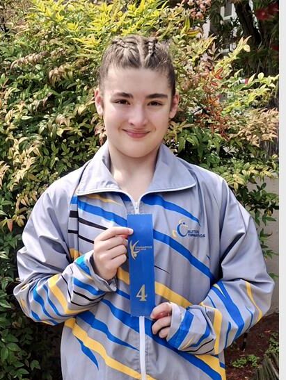 The Edenglen community congratulates Zoë and her partner on an outstanding acrobatic season and their impressive fourth place national finish.