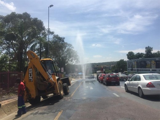 A Joburg Water team arrives.