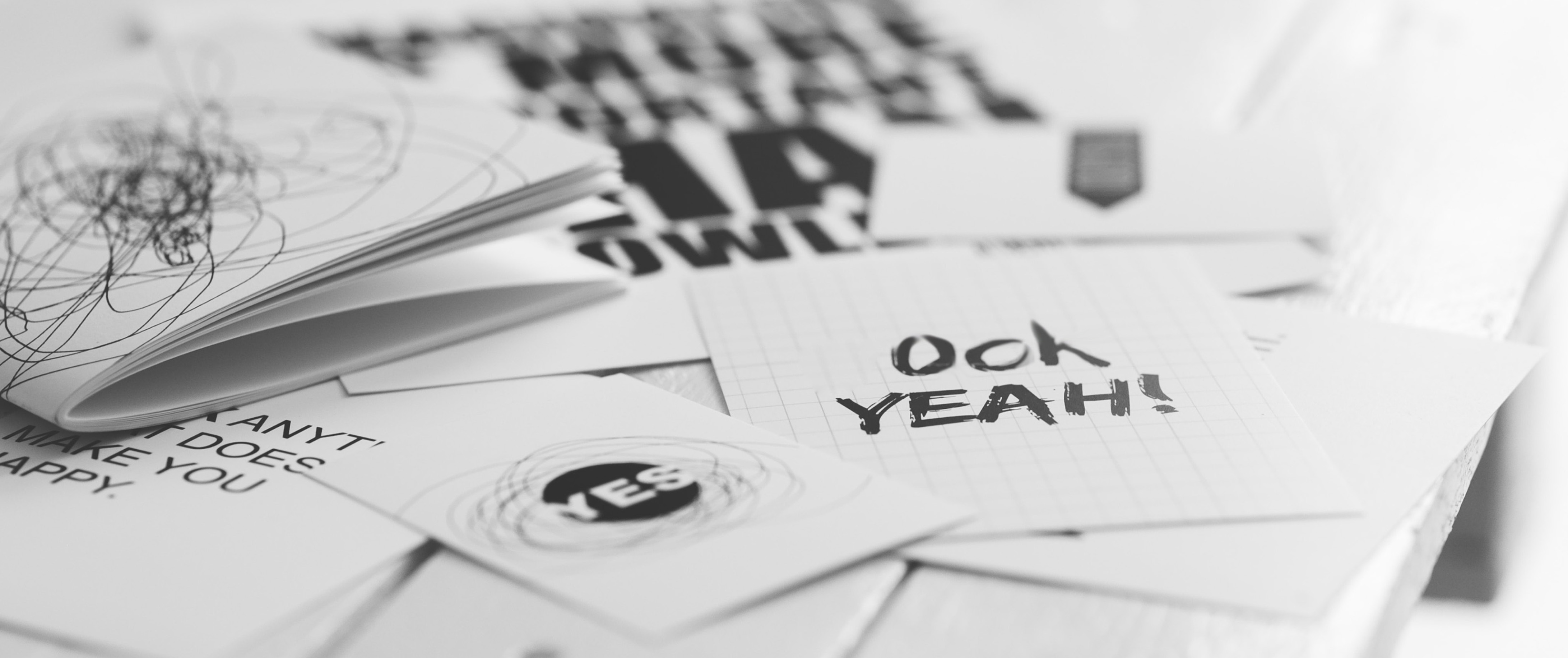 black-and-white-design-6660 Photo by Kaboompics crop