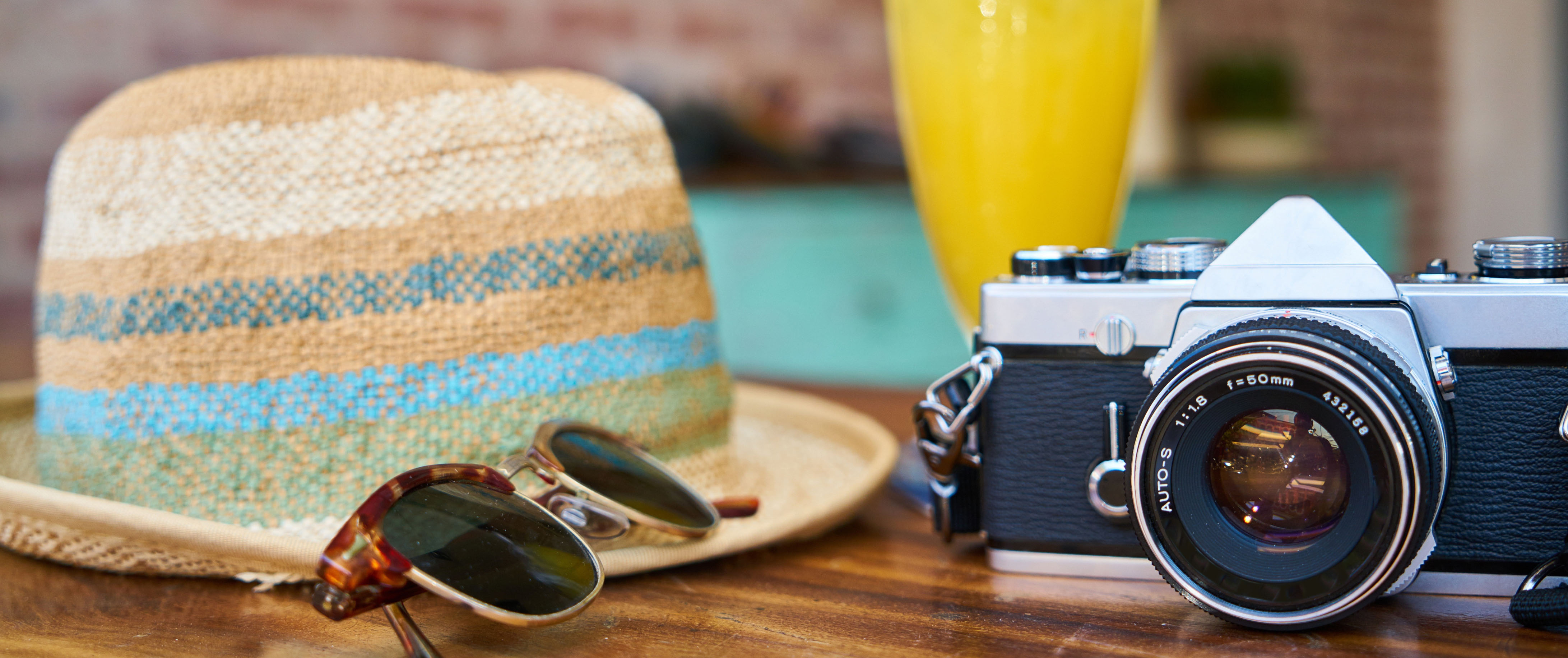 cafe-camera-classic-413960 crop2