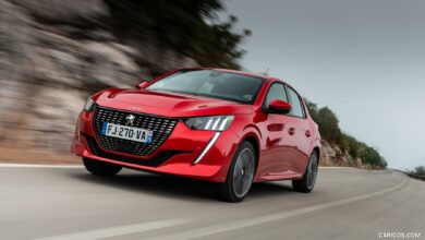 208 Front Three-Quarter 1_1800x1800_1800x1800