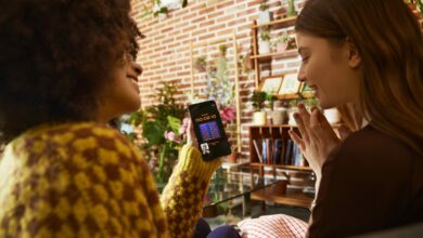 Vision Booster 10 June 007_lifestyle_galaxys22plus_phantomblack