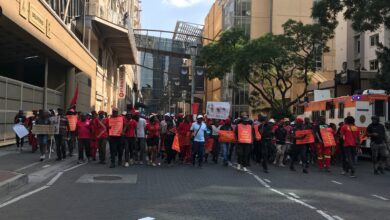 Groups of protesters leaving Sandton City.