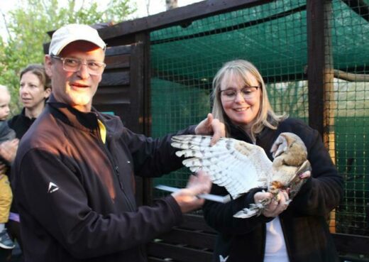 Arjen van Zwieten and Karen Mey check and show off the healthy bird.