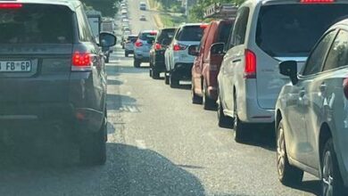 Traffic in the mornings in Fourways grinds to a halt due to traffic lights that are not working. PLEASE BLUR VISIBLE NUMBER PLATES.