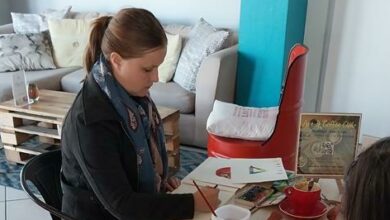 Christine Nicholson and her student Marietha Smit.