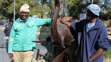 Felix Chinyani and his client Mcgyer Brareangel.