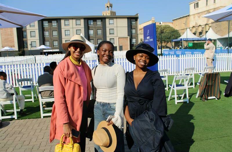 Fahren Choola, Sjoden Rukowo and Nala Steward.