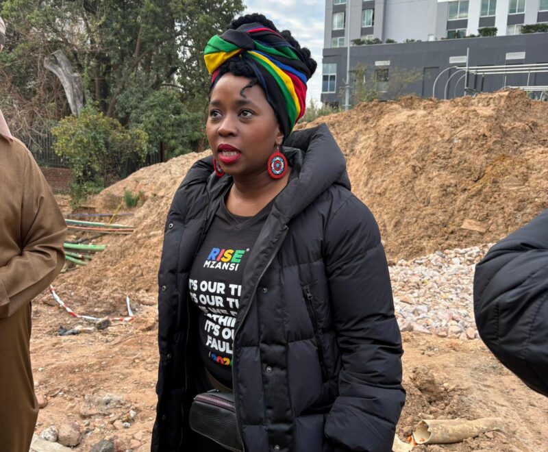 After residents blocked roads in protest over uncollected body at the Clay Oven Informal Settlement and failing services, Rise Mzansi MPL Vuyiswa Ramokgopa writes a hard-hitting letter demanding urgent action from Dada Morero.