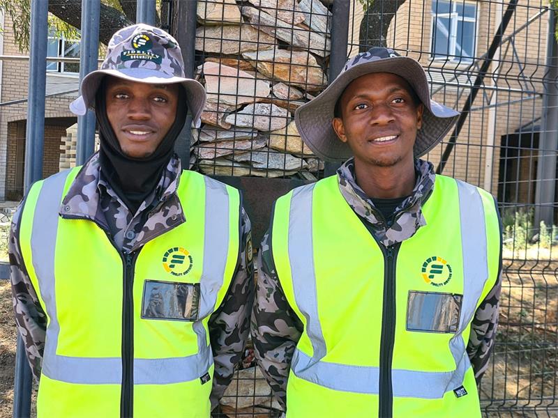 Fourways was once plagued by broken traffic lights, illegal vending, and taxi chaos, but the tide is turning. Under the Fourways Improvement District, visible changes are restoring order, and residents are starting to see the promises of urban renewal come to life.