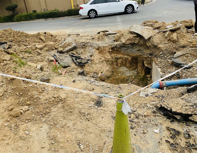 While city entities debate the source of a persistent Witkoppen Road leak, residents fear history could repeat itself after last year’s drowning of a four-year-old in an uncovered Johannesburg Water excavation.