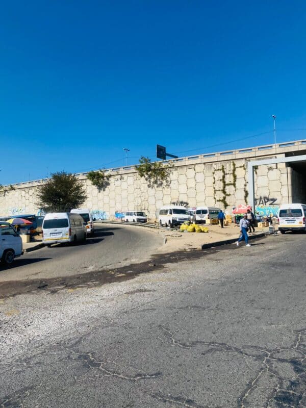 After residents complained about illegal parking, as well as drivers flouting traffic rules and driving dangerously, Santaco met with Fourways operators to come together to create solutions.