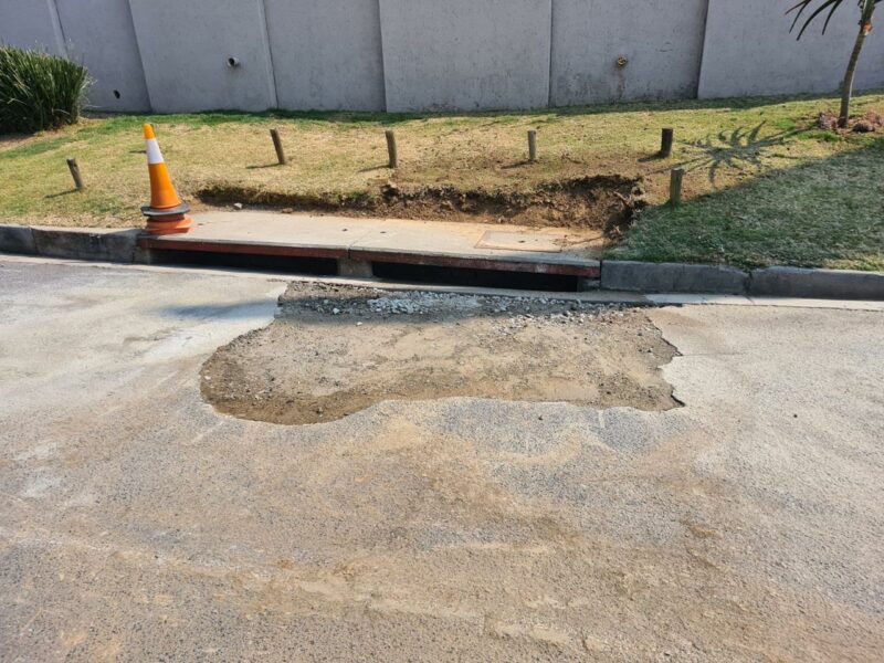 The Johannesburg Roads Agency has completed structural repairs to the sinkhole on Dulcie Close, with only the reinstatement of tar outstanding.