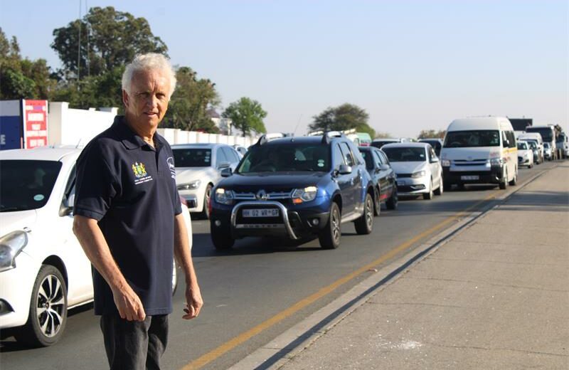 After repeated complaints about taxis driving on pedestrian lanes, councillor David Foley has called for barrier railings along Winnie Mandela Drive and to protect cyclists and pedestrians.