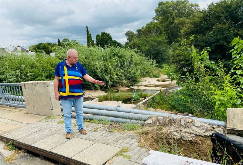 With the rainy season returning, Ward 115 councillor Mark van der Merwe says Platina Bridge may once again go underwater with repairs set to begin next year.