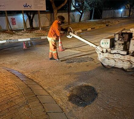 Johannesburg Water repaired a leaking valve, and JRA followed with pothole repairs at Poplar and Campbell roads, bringing long-awaited relief to Craigavon residents.