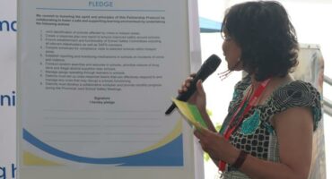 Kim Cloate reading the pledge during the formal pledge signing ceremony between the Gauteng Department of Education, South African Police Service, and Gauteng school learners at Henley Business School on October 15, 2025. Photo: Ayanda Ntshingila