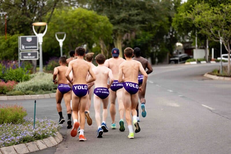 From Dainfern to Florida, thousands of men took to the streets in purple Speedos to raise awareness of prostate and testicular cancers during the 16th annual Hollard Daredevil Run.
