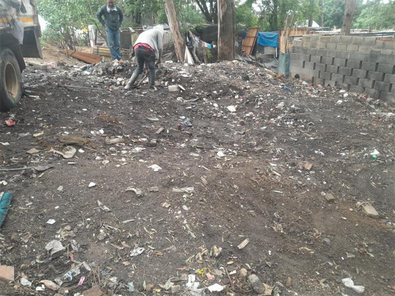 A local businessman spent more than R16 000 to remove burning refuse and rubble near Ginger Park informal settlement, after residents claimed repeated reports to Pikitup went unanswered. The waste-management entity has denied the allegations, saying the site is dangerous and difficult to clear.