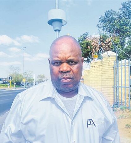 After JMPD cleared taxis and hawkers from a longstanding informal holding area, taxi drivers and owners argue that the removal exposes a bigger problem: The absence of any viable taxi rank in Fourways.