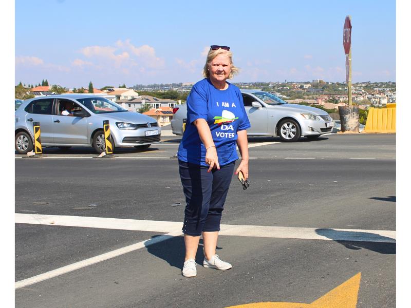 Ward 132 residents are being left to navigate crumbling roads as JRA has allegedly blown through its budget, a situation councillor Annette Deppe says is the result of deepening fiscal mismanagement.