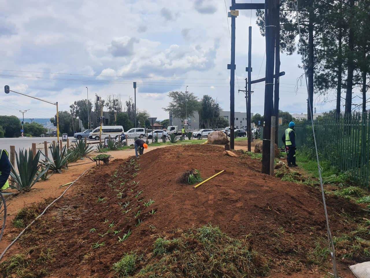 Fourways Improvement District restores order at Cedar and Lombardy roads intersection