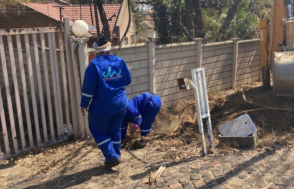 UPDATE: Johannesburg Water restores water to Sunninghill pensioner after months-long struggle