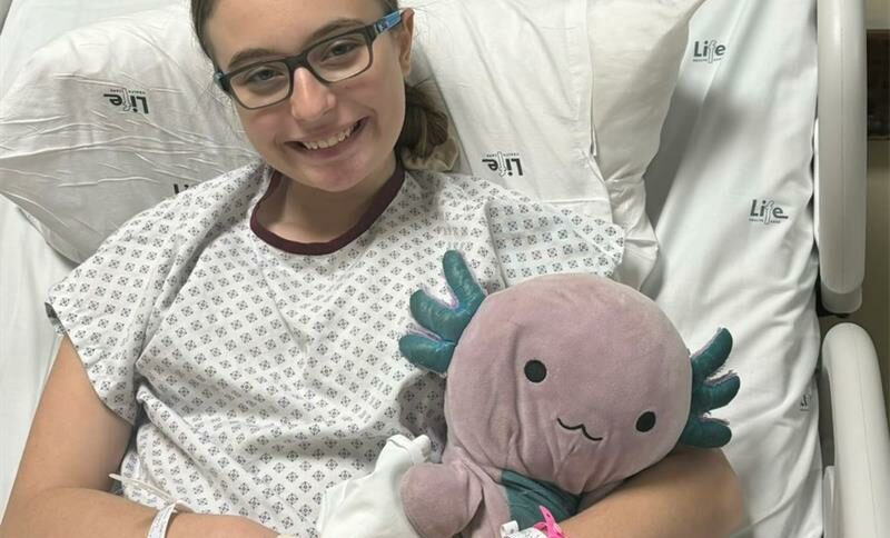 Seanna Potgieter is a sunflower in the darkest of storms. At 15, she has battled multiple rare conditions, and now cannot eat, drink, or even laugh without severe pain. Her family is seeking support to bring her to a specialist who could change her life forever.