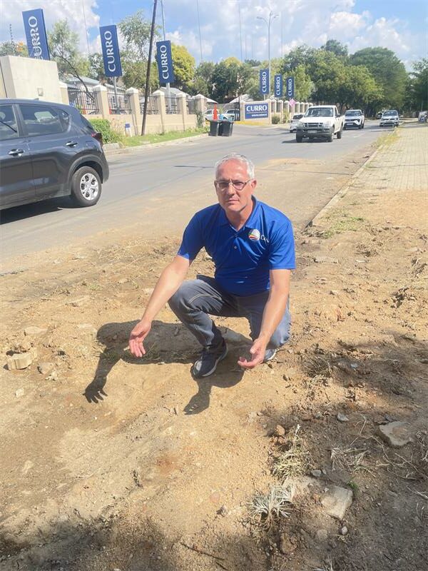 The long-standing leak and incomplete storm water reinstatement continues to threaten road safety in Douglasdale, after more than 18 months.