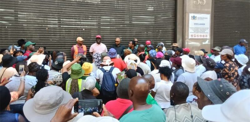 Riverside View community leaders demanded urgent government intervention as learners missed two weeks of school due to halted scholar transport and the absence of a local public school.