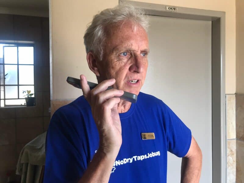 Ward 94 councillor David Foley was forced to chase after Pikitup operations manager Cynthia Mphahlele via an employee’s phone after she pulled a no-show at a meeting they had arranged.