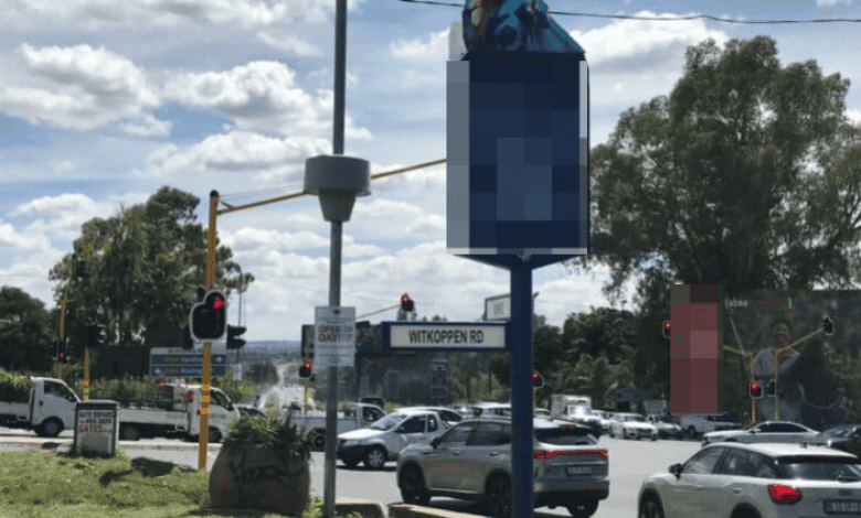 After more than two years of frustration, motorists are breathing a sigh of relief as traffic lights at the busy Witkoppen and Main roads intersection begin working again.