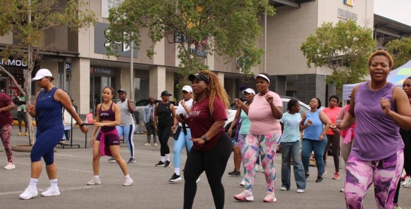 Residents laced up their takkies and gathered at Fourways Crossing for a free outdoor fitness event that promoted healthy living while creating opportunities for local small businesses to thrive.