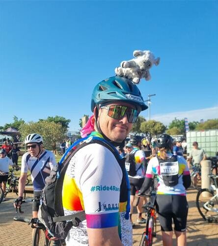 With his wife and community behind him, cyclist Mauritz van den Heever joined the #Ride4Rare team at this year’s 947 Ride Joburg, helping raise over R200 000 for Rare Diseases South Africa.
