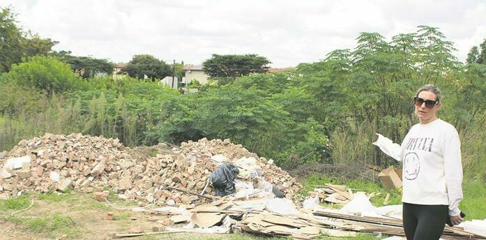 The Johannesburg Roads Agency confirms that a contractor was authorised to temporarily store resurfacing material along Lombardy Road, while stating it was not aware of residents’ concerns at the time.