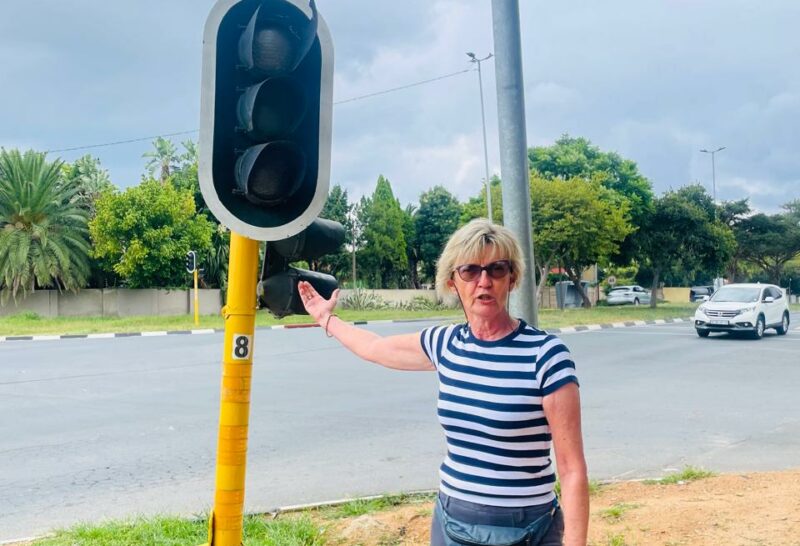 UPDATE: JRA and Johannesburg Water officials are set to inspect and correct the misaligned traffic light at Peltier and Waterfall roads after residents raised concerns about the signal facing the wrong direction.
