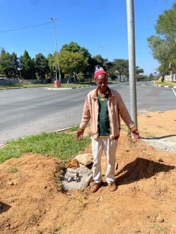 The Johannesburg Roads Agency has confirmed that the traffic light at Peltier Drive and Waterfall Drive has been realigned, reinstated, and approved as safe for public use after a series of repairs and adjustments.