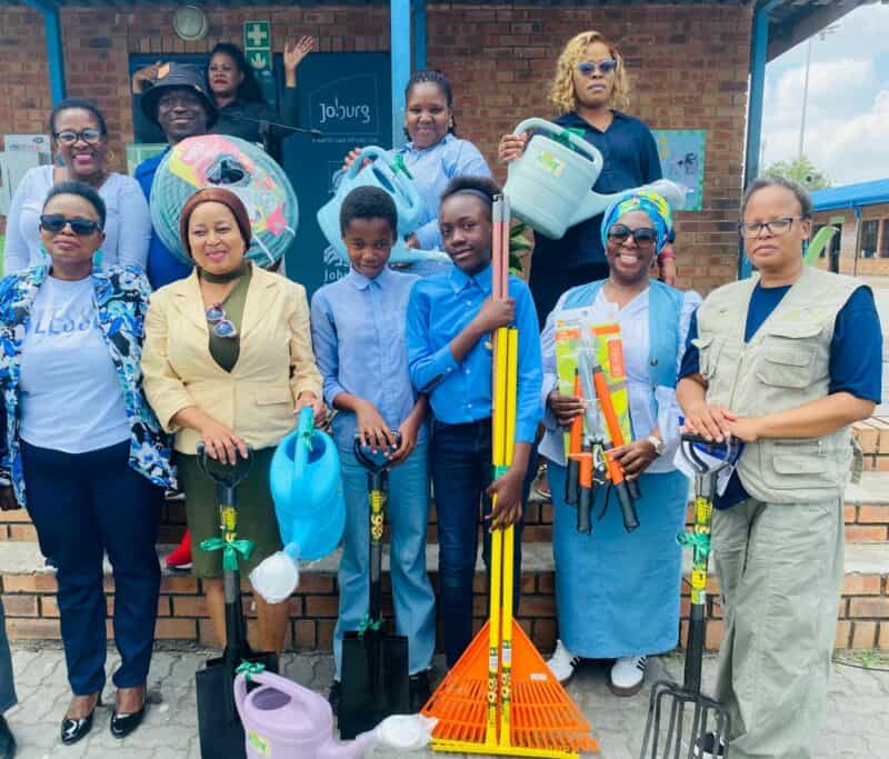 Grade 7 learners at Reshomile Primary School in Diepsloot had a chance to learn about the importance of saving water, and to get answers for their well-known question: Where does water actually come from?