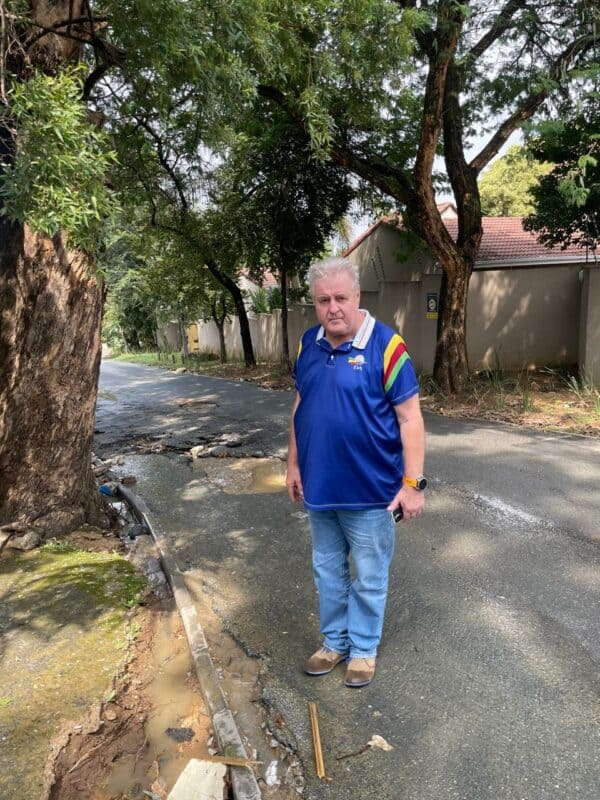 A month later, Johannesburg Roads Agency has yet to respond to mounting concerns over Randa Road’s collapse, as continued storms and unchecked water flow worsen the damage.