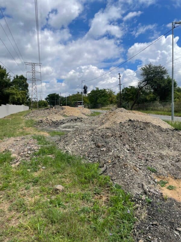 After weeks of concern, Broadacres residents say they are relieved as the Johannesburg Roads Agency begins clearing rubble along Lombardy Road.