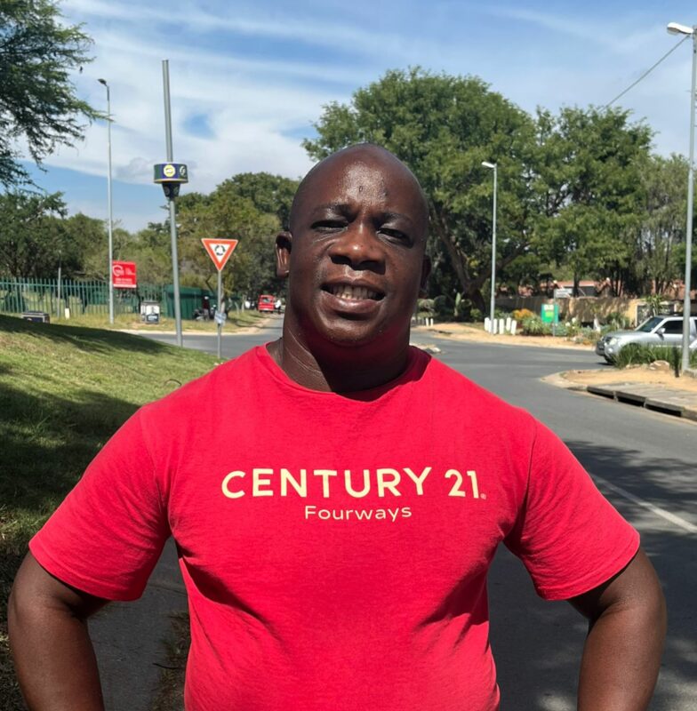 Volunteers who once travelled together to clean up communities are now left stranded, as Lovemore Robson’s ageing bakkie gives in, affecting his work.