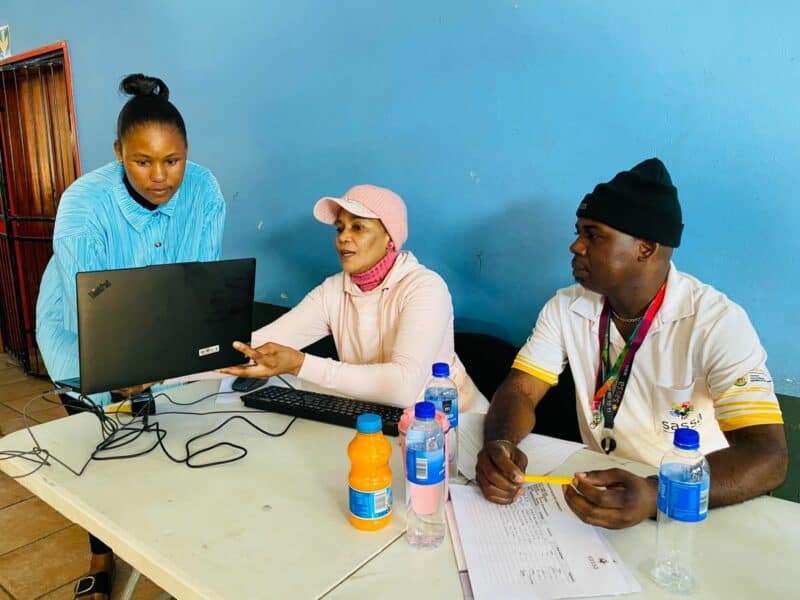 Annikie Mguni, Mmakgomo Sekgala and Arinao Nemutandani at the youth centre helping out on May 14,2026. Photo: Reitumetse Gugushe