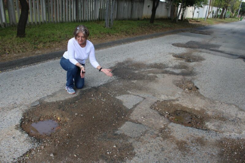 After nearly two years of complaints from residents, JRA says repairs to hazardous potholes at Nanyuki and Malindi roads are scheduled for early June.