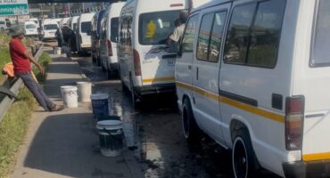 Illegal taxi rank now also a car wash at the intersection of Witkoppen Road and Winnie Mandela Drive on May 28, 2027. Photo: Ayanda Ntshingila