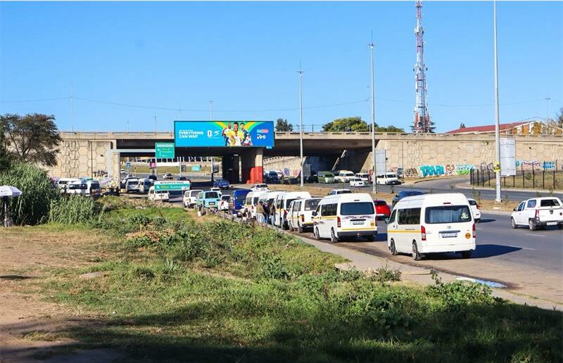The ongoing illegal taxi rank at the intersection of Witkoppen Road and Winnie Mandela Drive on June 5, 2026. Photo: Supplied