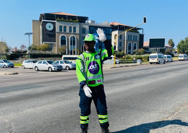 Outsurance pointsmen continue to direct traffic with the Gauteng Roads and Transport Department yet to respond.
